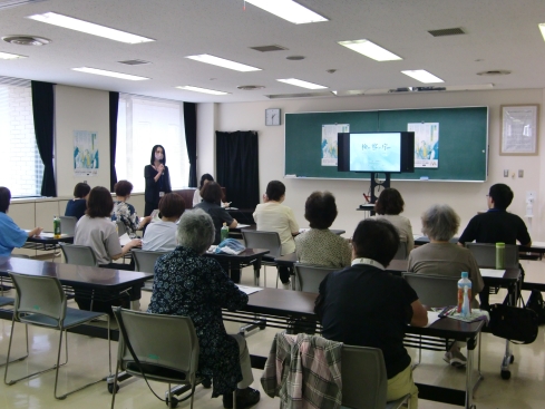 職場訪問の様子（名取市更生保護女性会の皆さん）